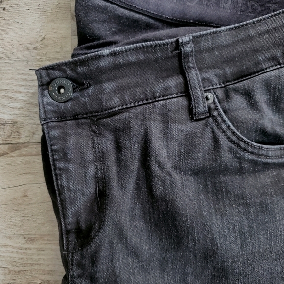 Torrid Bombshell Skinny Premium Denim - US 18R - Picture 2 of 8